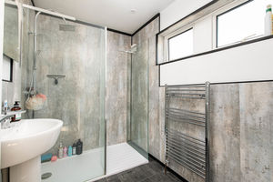 Photo 1- click for photo gallery